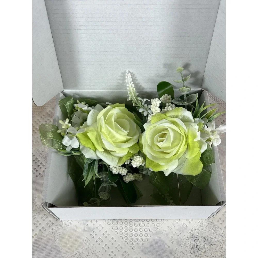 Yelinart 2Pcs Green Corsage and Men Boutonniere Homecoming Accesories Suit